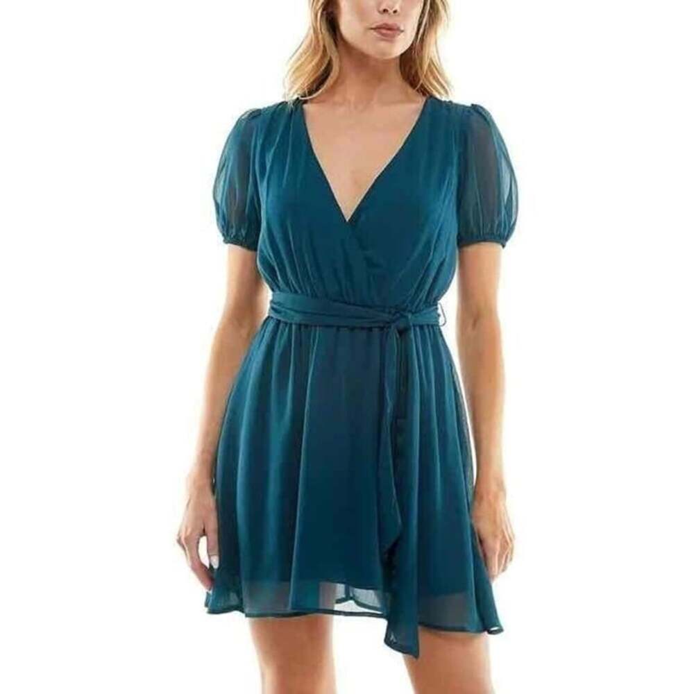 NWT Speechless Solid Jade Puff Sleeve Chiffon Fit and Flare Dress Medium Juniors